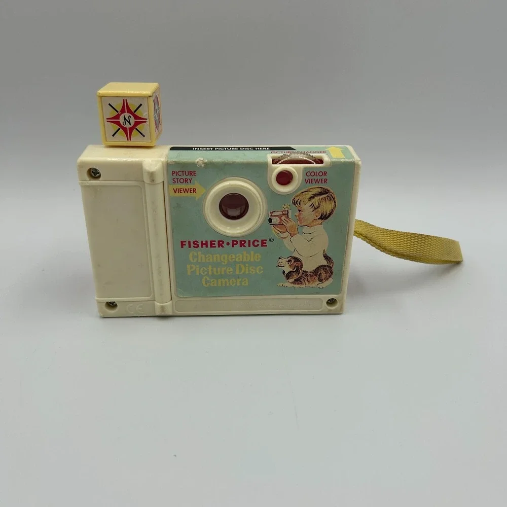 Fisher-Price 2011 Changeable Picture Disc Toy Camera, Discs are NOT Included‎